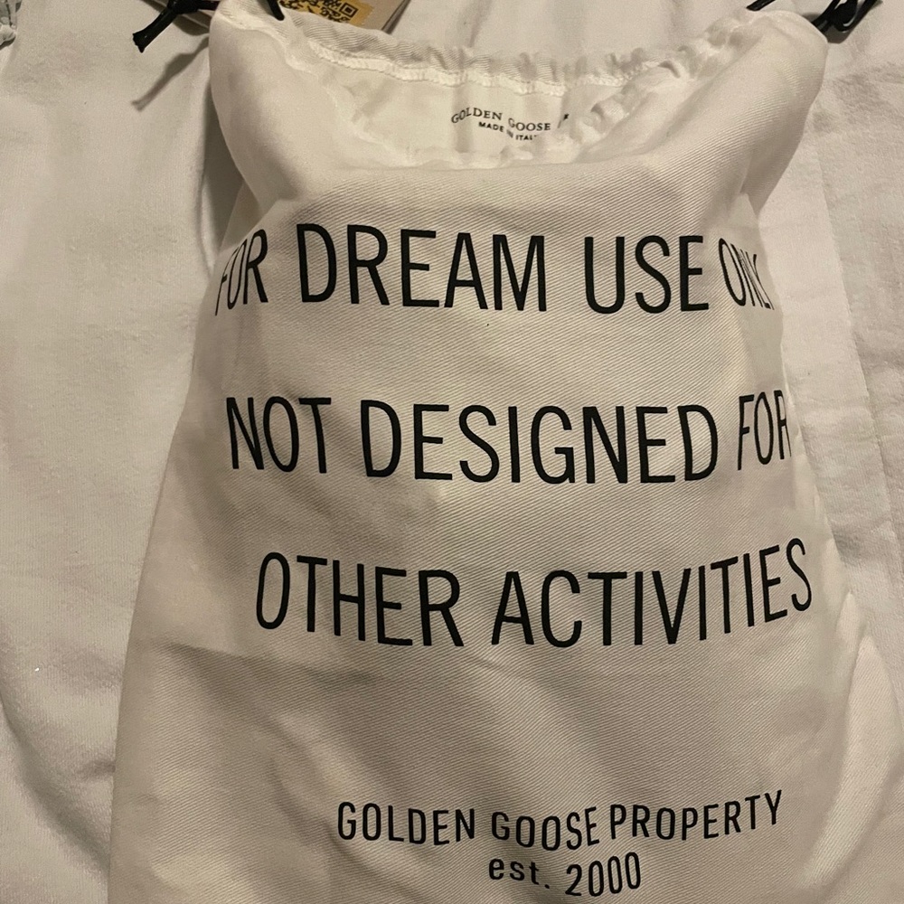 Golden Goose Sneakers - Picture 2 of 7